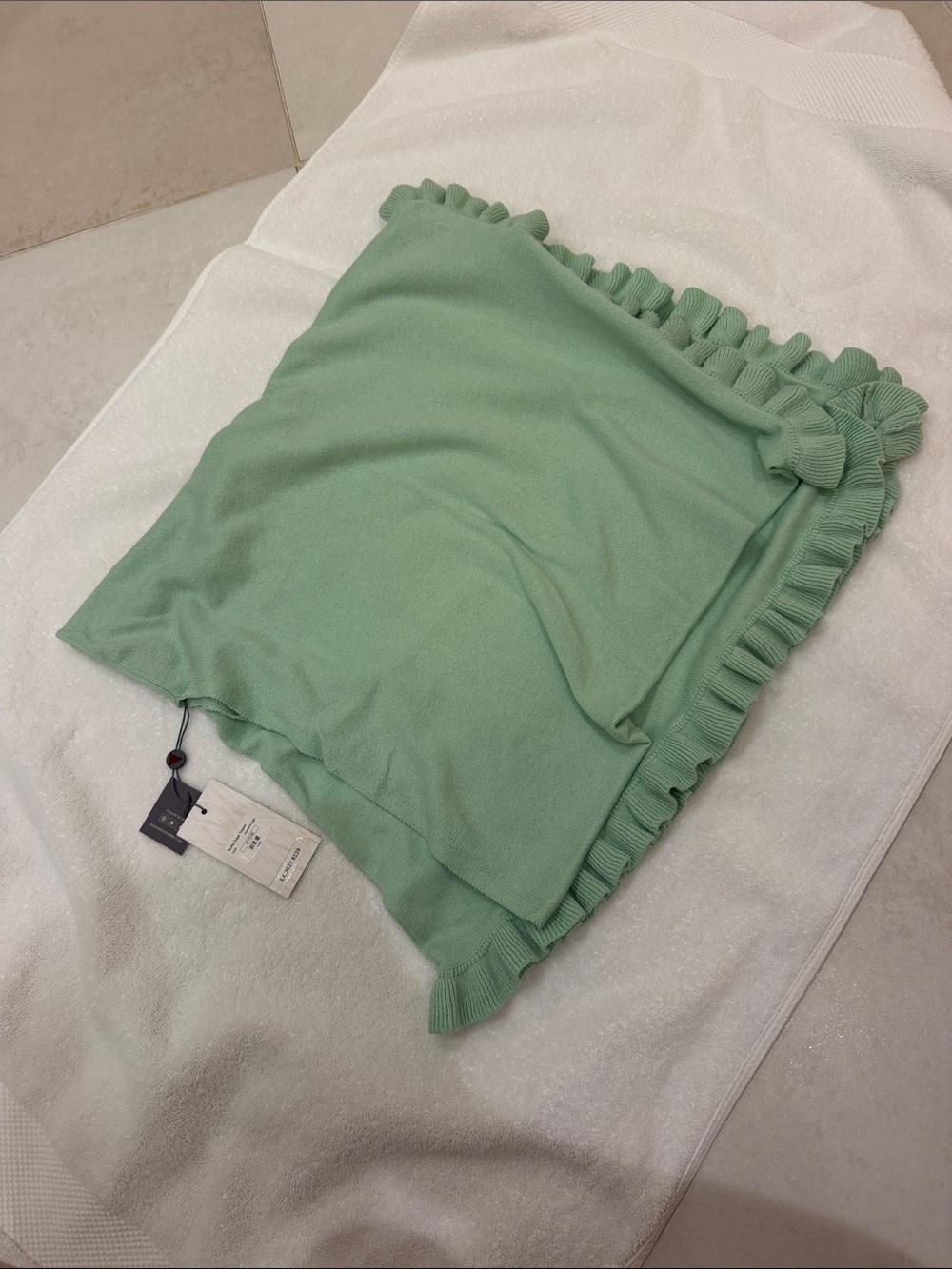 Women’s Ruffle-Hem Knit cape in Sage Green
